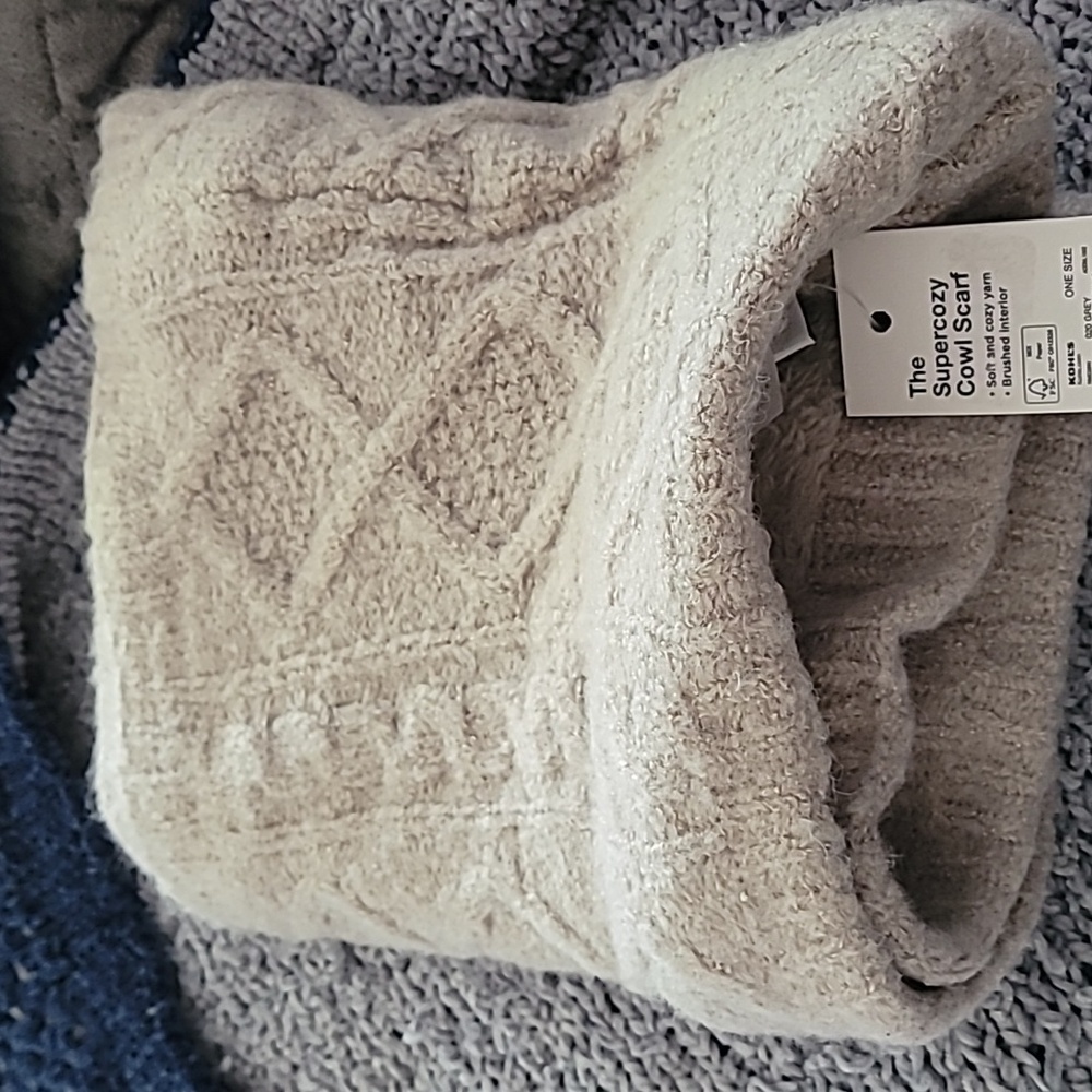 Super cozy  cowl scarf